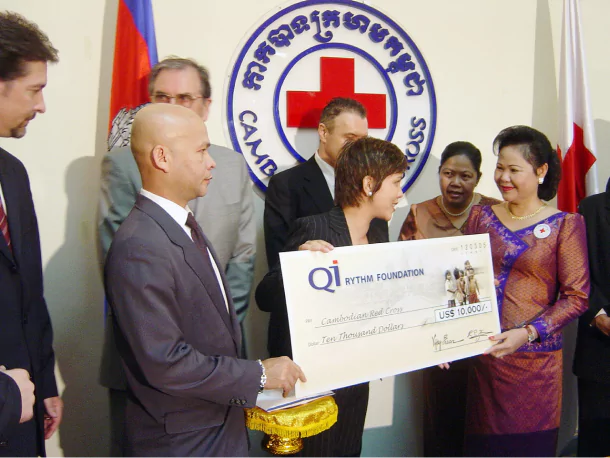 present-2005march12-cambodiaredcrossdonation2005-1